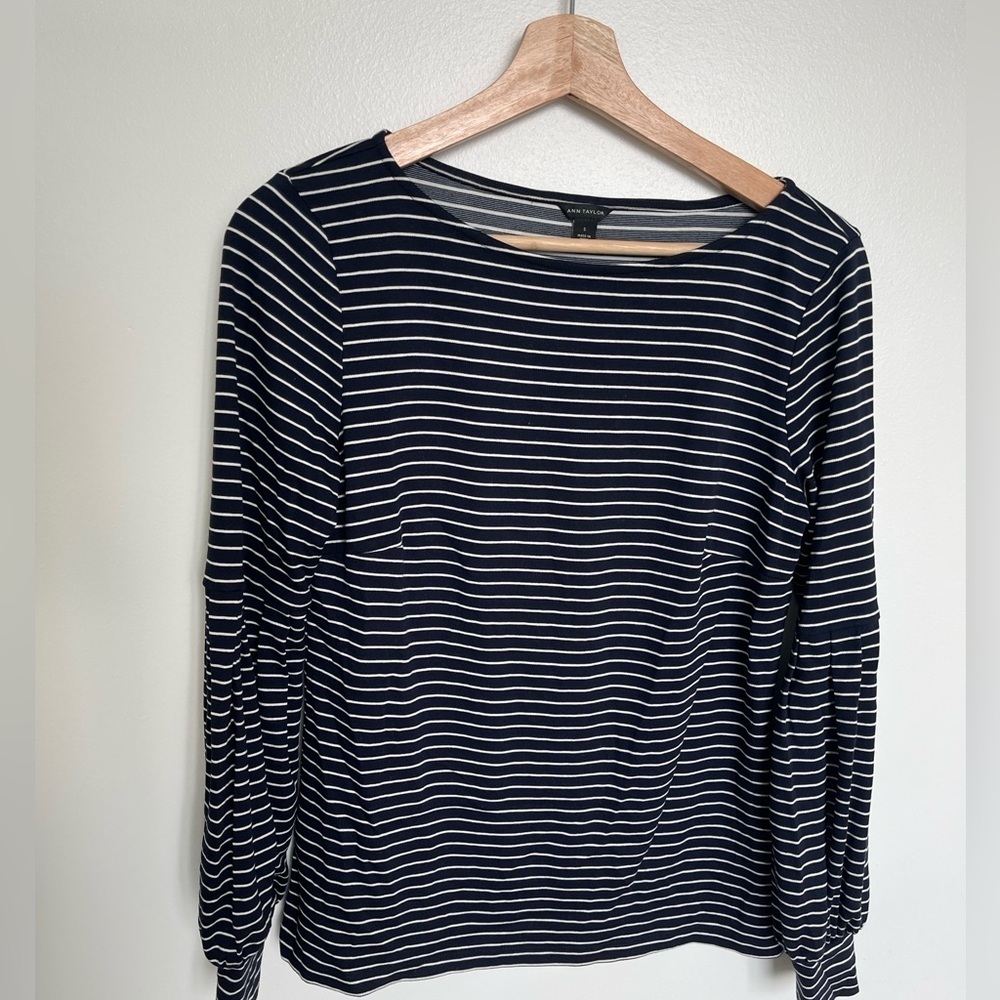 Ann Taylor Striped Navy Blue and White Ballon Sleeve Long Sleeve Top - Picture 3 of 6